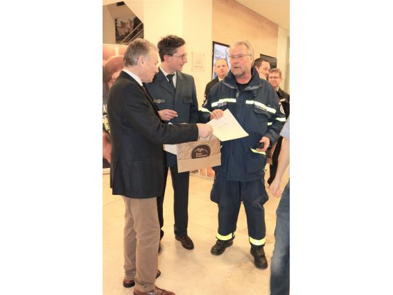 THW-Einsatzkräfte erhalten Bundesflutmedaille - Fluthilfe 2021 © Kreis Paderborn